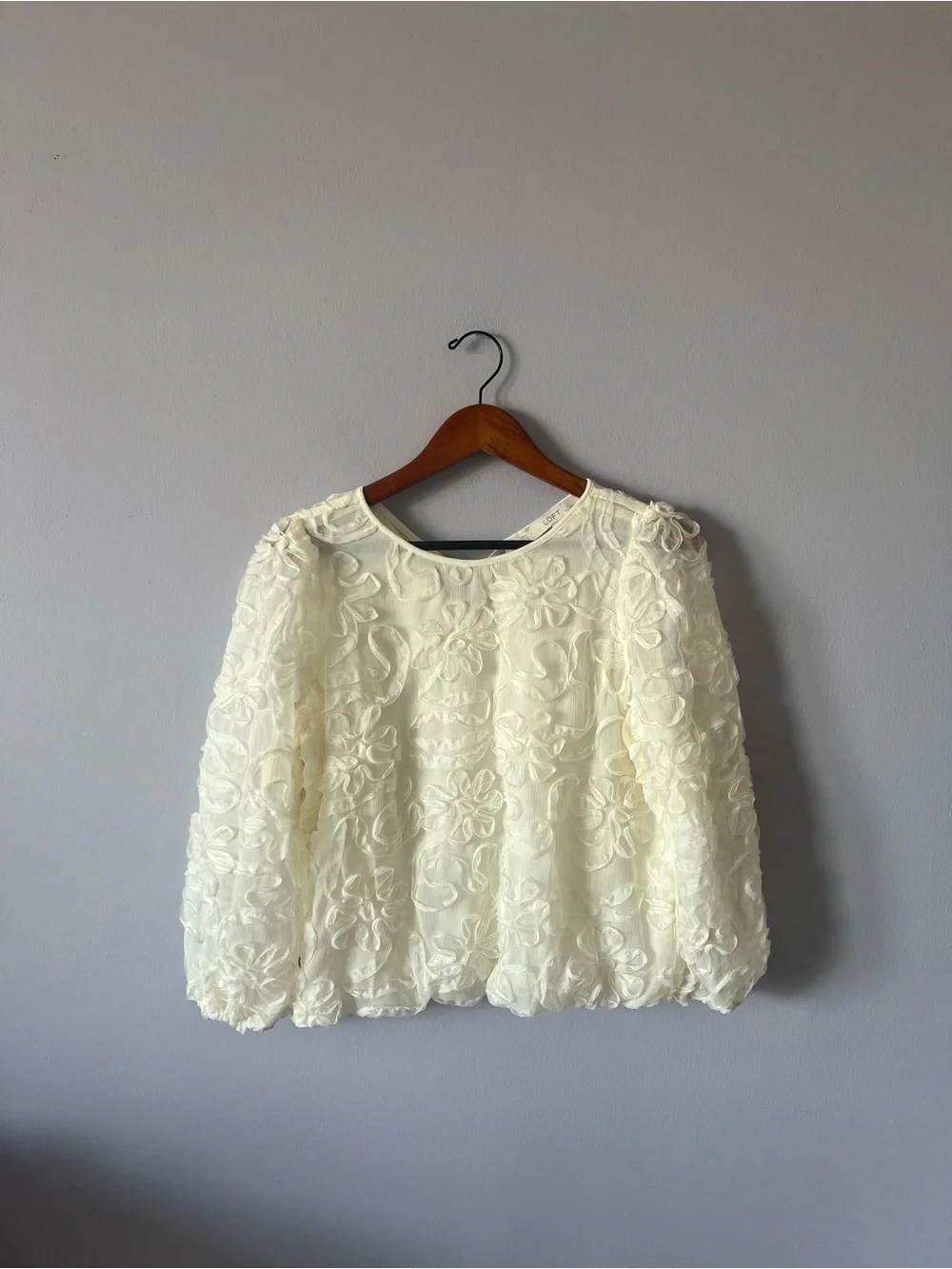 LOFT Ivory Floral Appliqué Puff Sleeve Blouse
